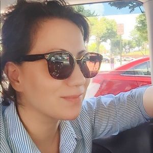 Super cute PRADA sunglasses 😎